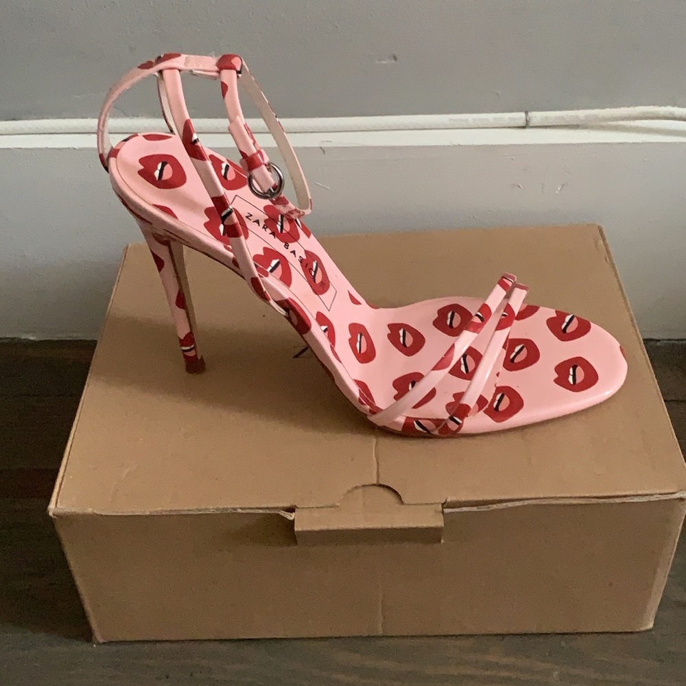 Zara kissy heel